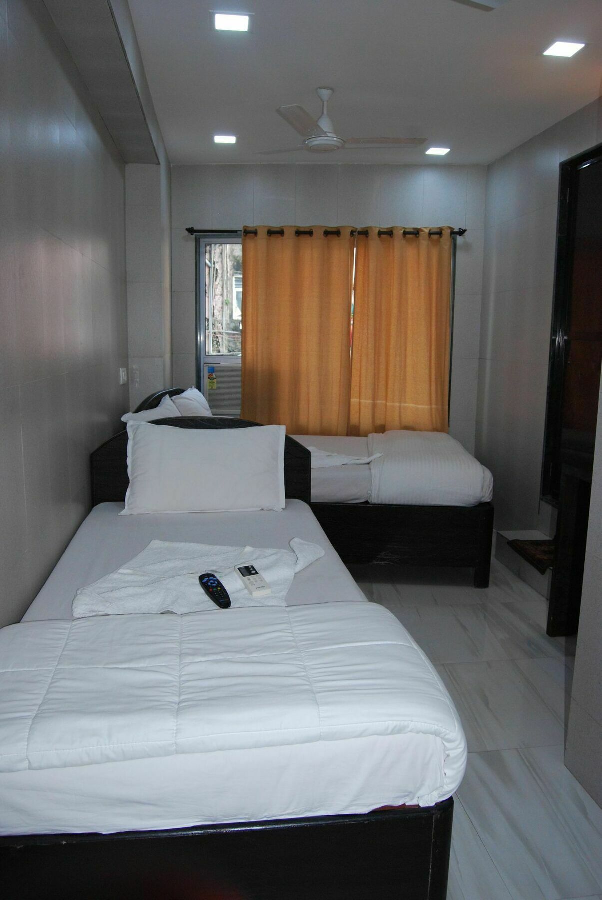 Hotel Holiday Inn Mumbai Exterior foto